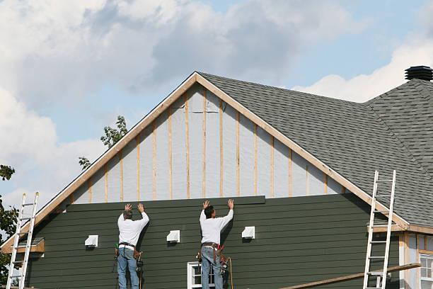 Professional Vinyl Siding technician working in West Lafayette, OH